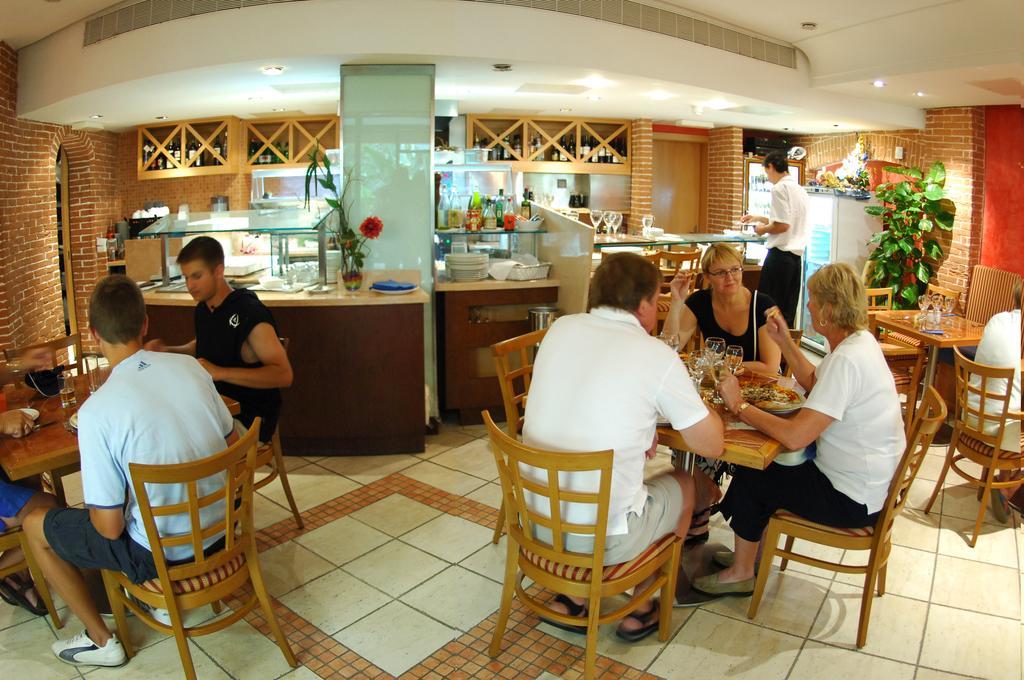 Fortina Spa Resort Слима Ресторан фото
